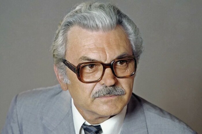 Сергей Бондарчук умер в возрасте 74 лет. Сергей Бондарчук умер в возрасте 74 лет.