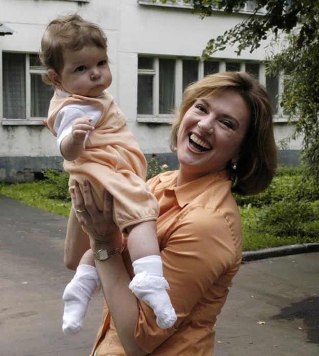 Светлана Сорокина взяла девочку из детского дома. Светлана Сорокина взяла девочку из детского дома.