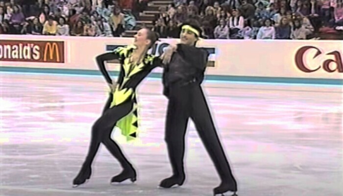 Марину Анисину бросил партнер Илья Авербух. Марину Анисину бросил партнер Илья Авербух.