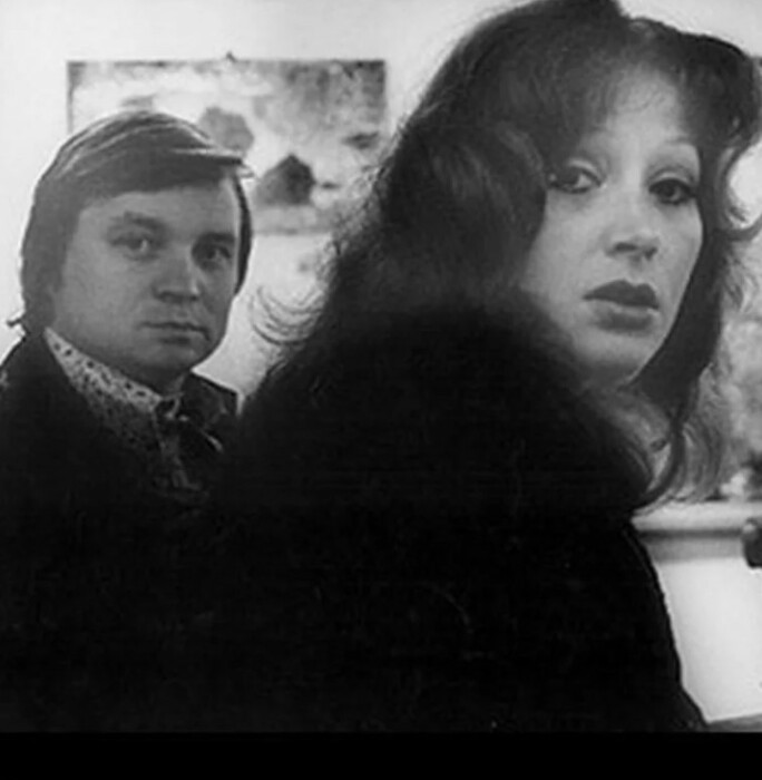 Александр Стефанович и Алла Пугачева развелись спустя 4 года брака.