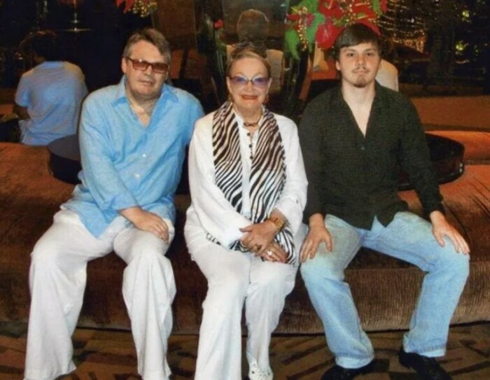 Людмила Хитяева с сыном и внуком. 