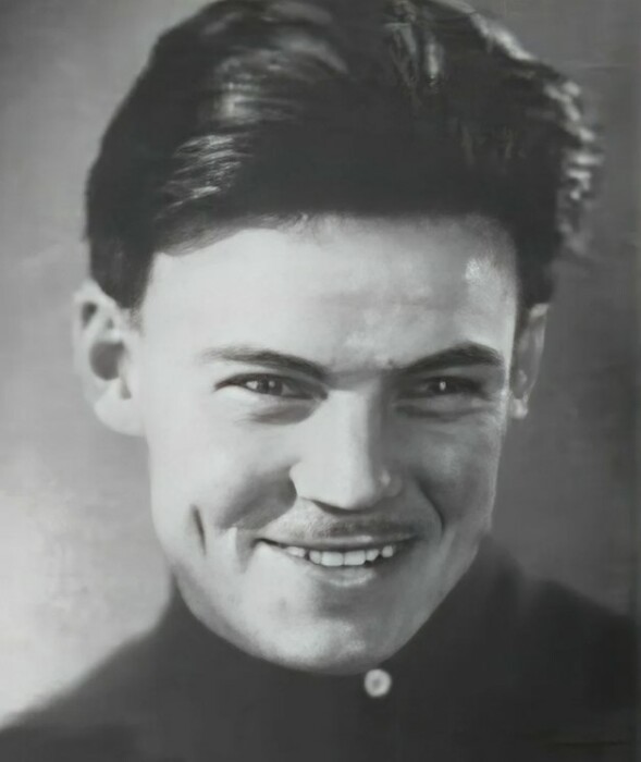 Михаил Глузский рано потерял отца. Михаил Глузский рано потерял отца.