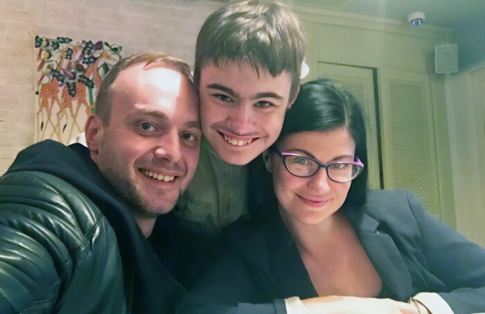 Максим Щеголев с первой женой и сыном Ильей. Максим Щеголев с первой женой и сыном Ильей.