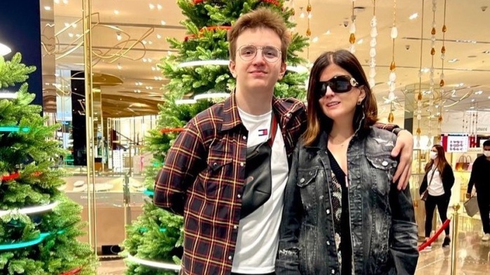 Сыну Дианы Гурцкой 18 лет. 