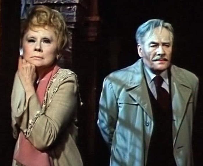  Лидия Сухаревская и Борис Тенин в фильме «Старомодная комедия». / Фото: smile.funnycucaracha.ru