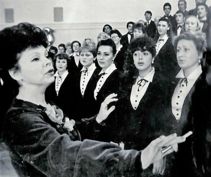 юдмила Ивановна руководила сразу тремя ансамблями хорового народного пения.