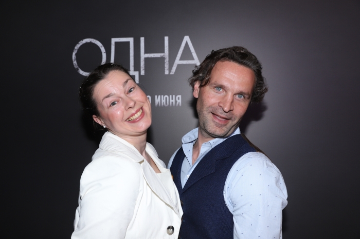 Виктор Добронравов с любимой женой. Виктор Добронравов с любимой женой.