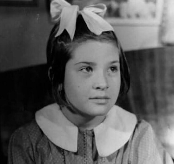Людмила Максакова в детстве. Людмила Максакова в детстве.