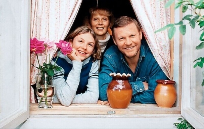 Виталий Соломин с женой и дочерью. 