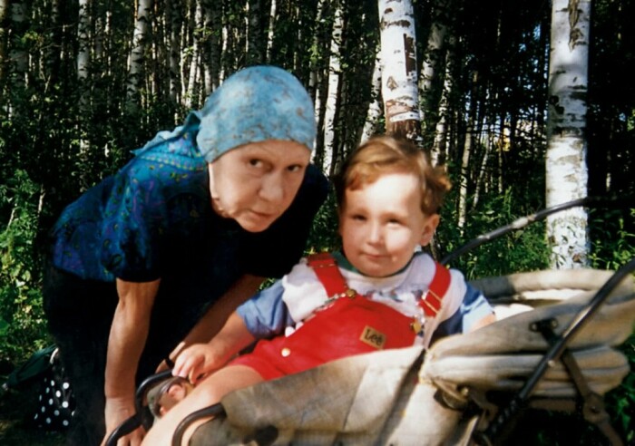 Елизавета Никищихина с внуком. Елизавета Никищихина с внуком.