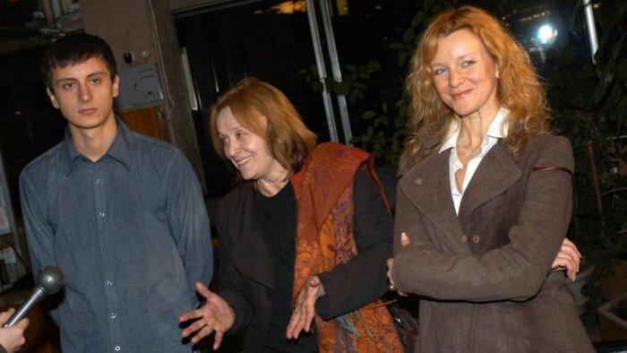 Маргарита Терехова со своими детьми.