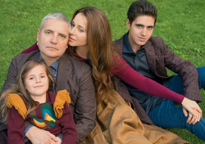 Екатерина Гусева родила Абашкину двоих детей. 