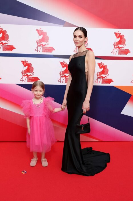 Софья Синицина с дочкой Мией.