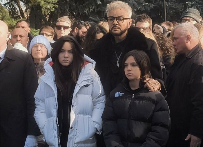 Никто из наследников Бедроса Киркорова не претендует на его имущество. Никто из наследников Бедроса Киркорова не претендует на его имущество.