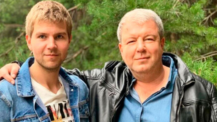 Арсений Робак - сын Александра Робака. Арсений Робак - сын Александра Робака.