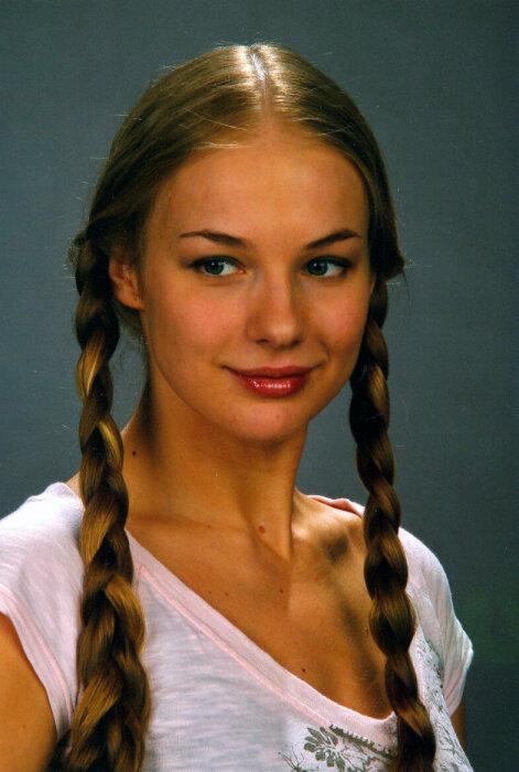 Елена Аросьева родилась в закрытом советском городе. Елена Аросьева родилась в закрытом советском городе.