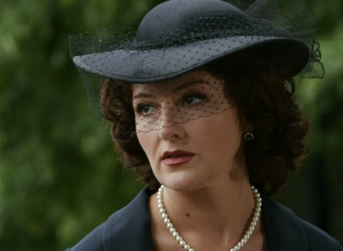 Марина Есипенко в фильме "Охота на Берию". Марина Есипенко в фильме "Охота на Берию".