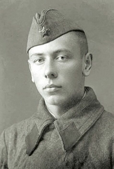 Анатолий Папанов воевал под Харьковом, где чуть не погиб. Анатолий Папанов воевал под Харьковом, где чуть не погиб.