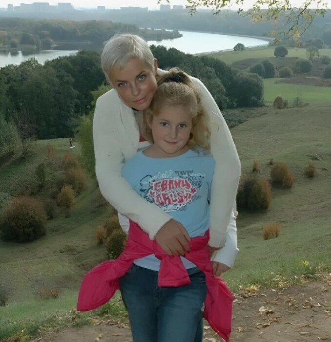 Анастасия Калманович с дочерью. Анастасия Калманович с дочерью.