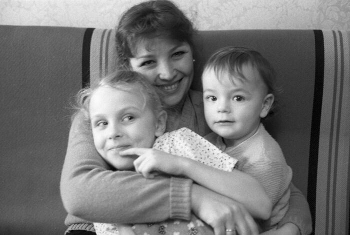 Ольга Остроумова с детьми. Ольга Остроумова с детьми.