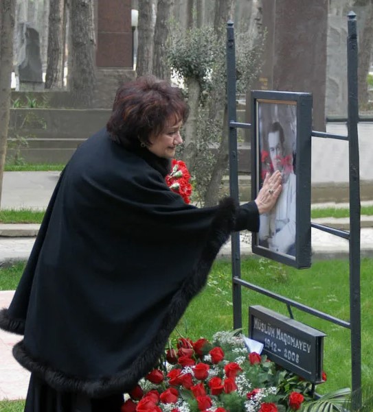 Тамара Синявская до сих пор чувствует присутствие мужа.