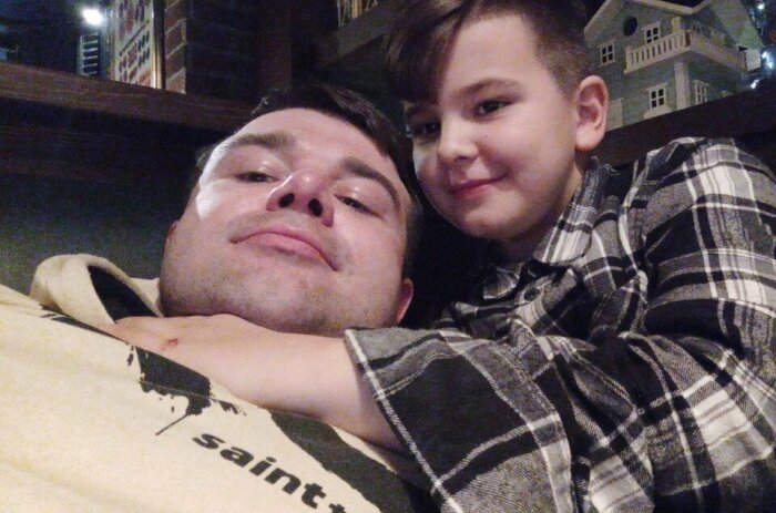 Сын Михаила Казакова живет с ним.