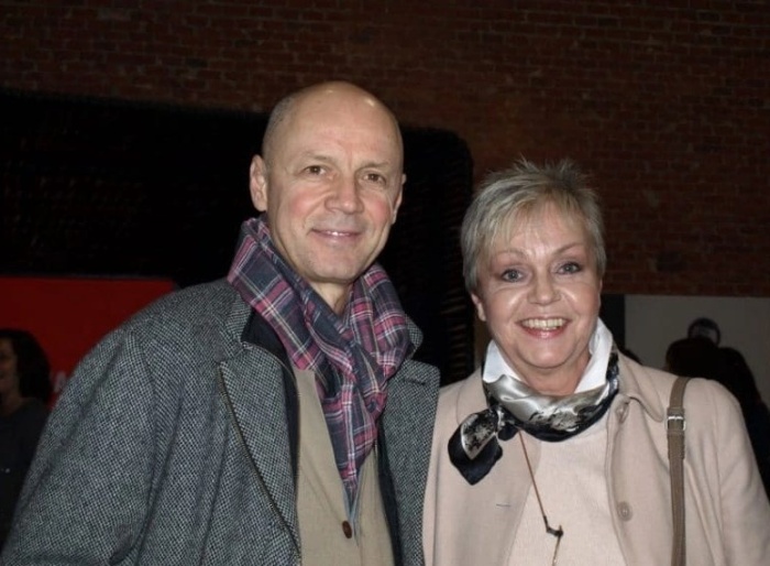 Муж Марины Шиманской ушел к её подруге. 