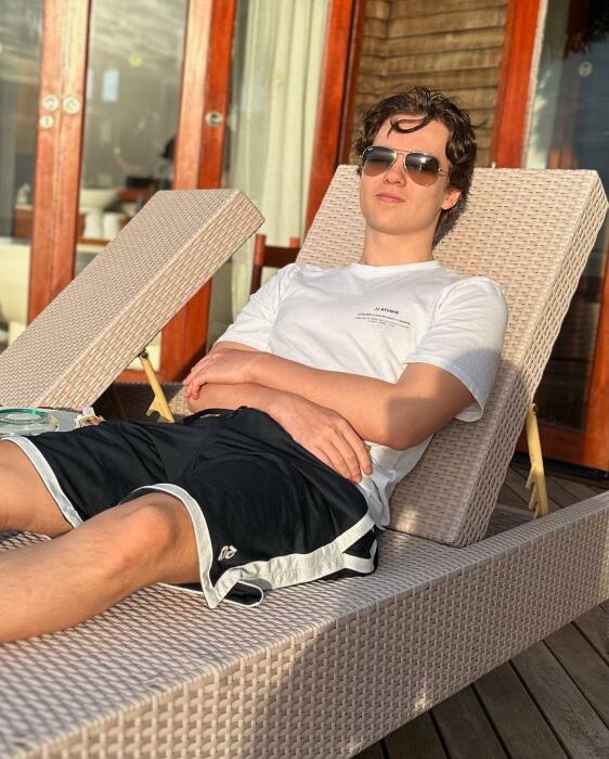 Дэннис Шатунов – единственный сын Юрия Шатунова. / Фото: starhit.ru