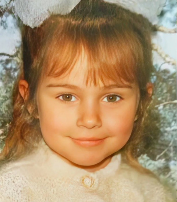 Ксения Дели в детстве. / Фото: uznayvse.ru
