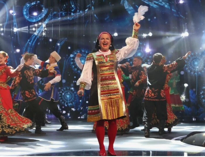 Евгений Гор в обличии своей супруги, Надежды Бабкиной. Евгений Гор в обличии своей супруги, Надежды Бабкиной.