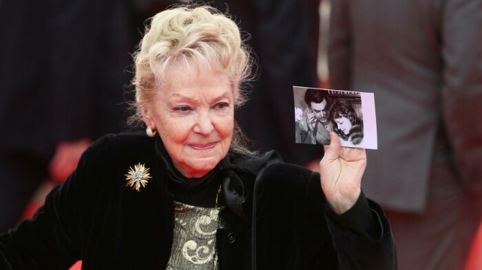 Ирина Скобцева умерла в тот же день, что и муж, только 26 лет спустя. Ирина Скобцева умерла в тот же день, что и муж, только 26 лет спустя.