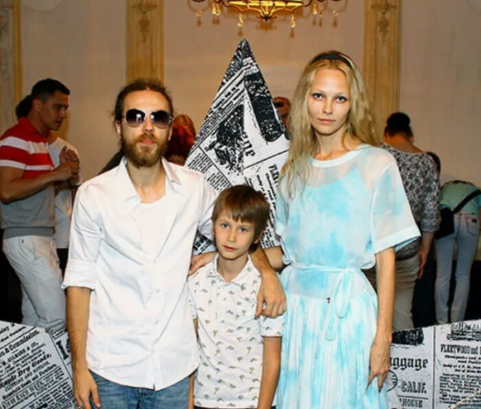 Децл с женой Юлией и сыном Антонием. Децл с женой Юлией и сыном Антонием.