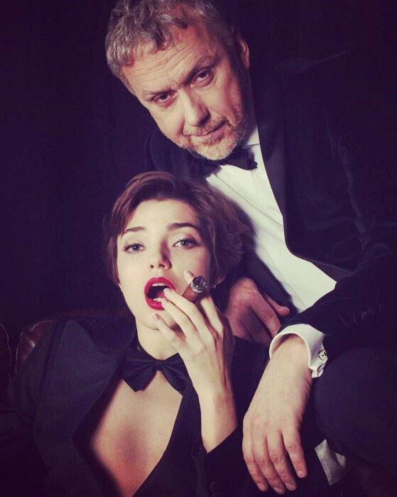 Вадим Демчог и его молодая возлюбленная. / Фото: novochag.ru Вадим Демчог и его молодая возлюбленная. / Фото: novochag.ru