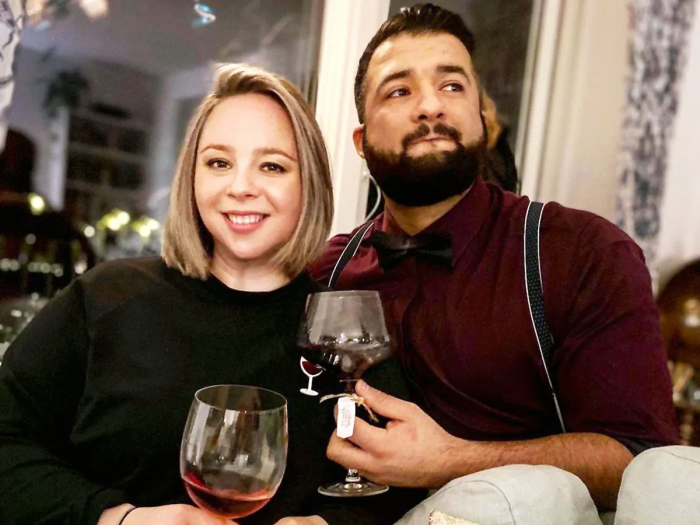 Александра Харатьян с Маджилом Майе Хеджилоу. / Фото: fb.ru Александра Харатьян с Маджилом Майе Хеджилоу. / Фото: fb.ru