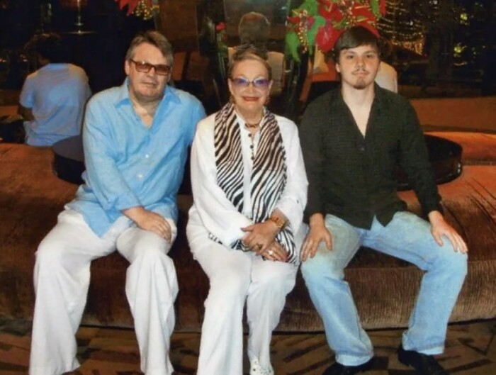 Людмила Хитяева с сыном и внуком.