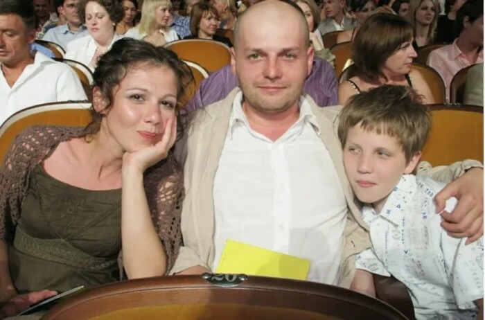 Полина Агуреева и Иван Вырыпаев с сыном Петром.