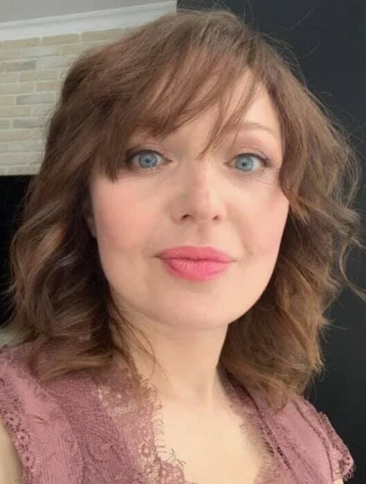 Татьяна Шитова живет с отцом, дочкой и собакой. 