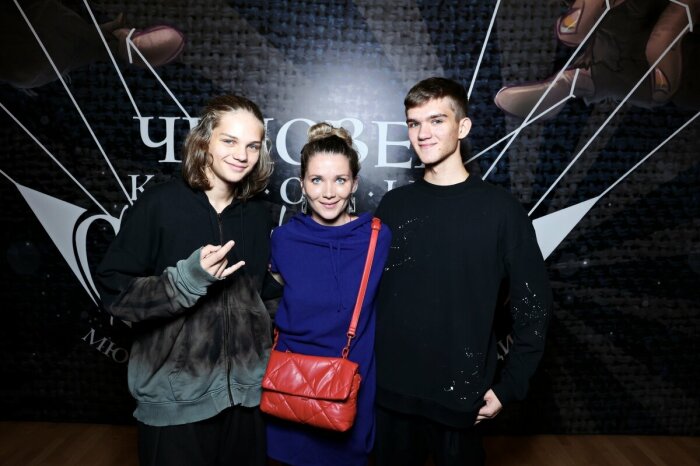 Анастасия Веденская с сыновьями. 