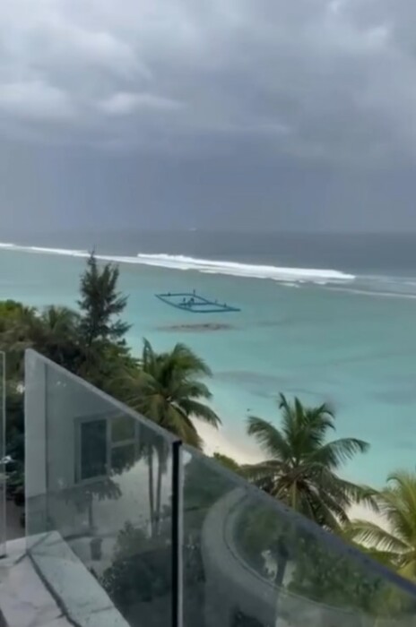 Марина Анисина поделилась кадрами с балкона своего номера. Марина Анисина поделилась кадрами с балкона своего номера.