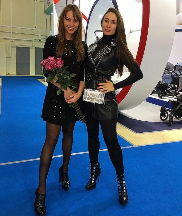 Полина Диброва и Елена Товстик были подругами. 