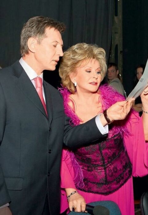 Евгений Меньшов и Ангелина Вовк. / Фото: subscribe.ru