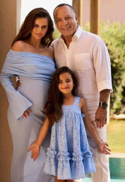 Ксения Дели родила Оссаму двоих детей.  / Фото: zenews.com.ua