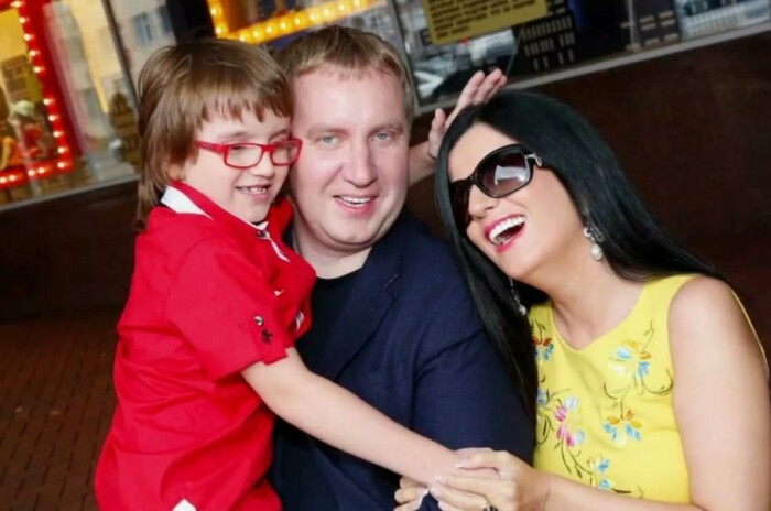 Диана Гурцкая с семьей.