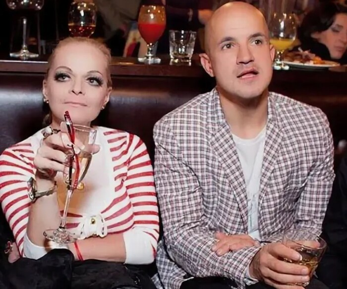 Некоторые считают, что Егор Дружинин - отец Александра Миочинской. Некоторые считают, что Егор Дружинин - отец Александра Миочинской.