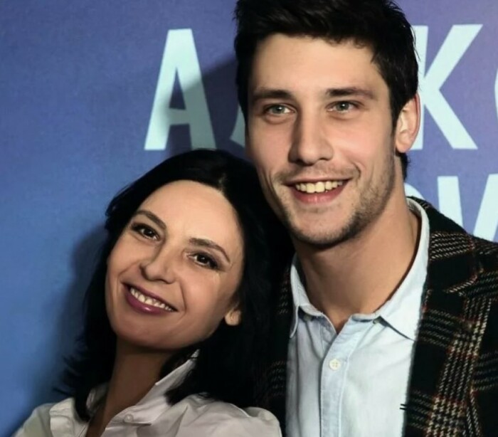 Владимир Гуськов с мамой Лидией Вележевой. 