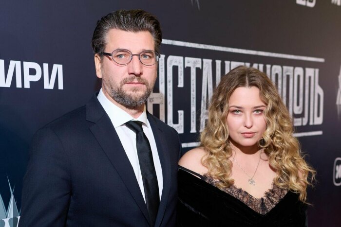 Аглая Шиловская вышла замуж за Александра Устюгова.