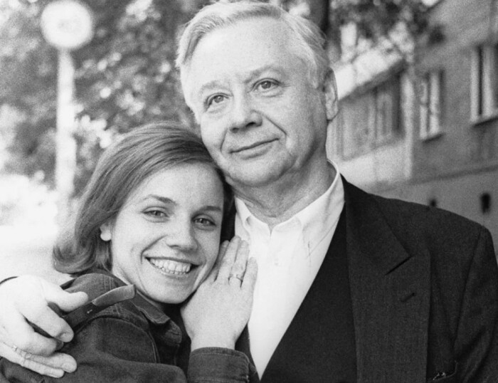 Олег Табаков начал роман с юной Мариной Зудиной. 