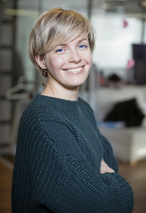 Инна - сестра-двойняшка Яны Сексте. 