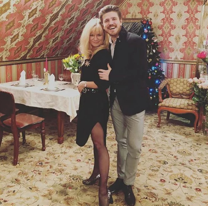 Елена Васюкова родила Букину сына Ивана. Елена Васюкова родила Букину сына Ивана.