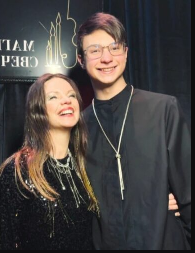 Алиса Гребенщикова с сыном Алексеем. / Фото: nazametke.com Алиса Гребенщикова с сыном Алексеем. / Фото: nazametke.com